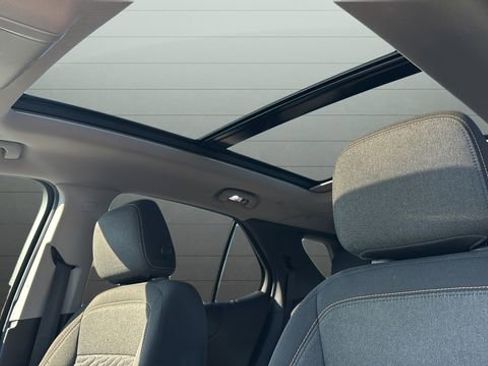 Used 2019 Chevrolet Equinox LT w/ Sun & Navigation Package image 23