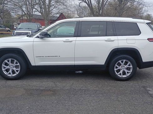Used 2022 Jeep Grand Cherokee L Limited AWD/4WD image 6