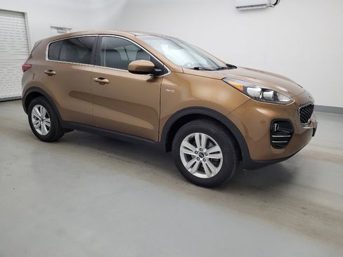 Used 2017 Kia Sportage LX image 11