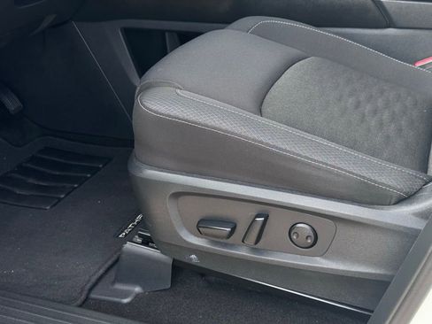 Certified 2024 Nissan Pathfinder SV image 14