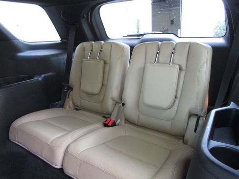 Used 2016 Ford Explorer Limited w/ Equipment Group 301A AWD/4WD image 18