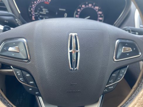 Used 2017 Lincoln MKC Premiere FWD image 23