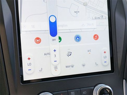 Used 2024 Ford Edge SEL image 24