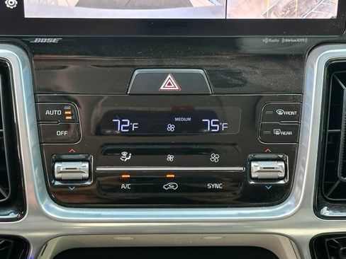Used 2023 Kia Sorento SX AWD/4WD image 32