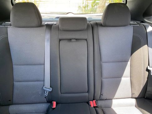 Used 2016 Hyundai Elantra GT FWD image 16