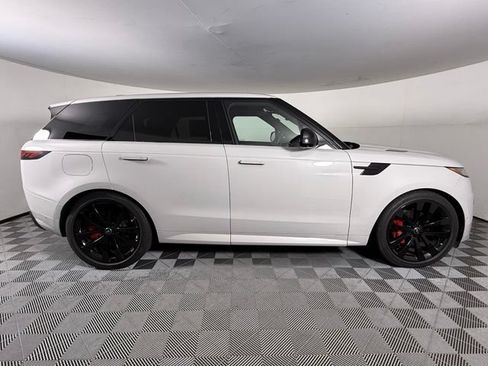 Used 2025 Land Rover Range Rover Sport Dynamic SE AWD/4WD image 8