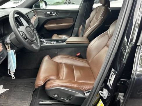 Used 2024 Volvo XC60 B5 Ultimate w/ Protection Package Premier AWD/4WD image 2