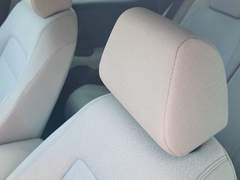Used 2024 Honda HR-V LX image 14
