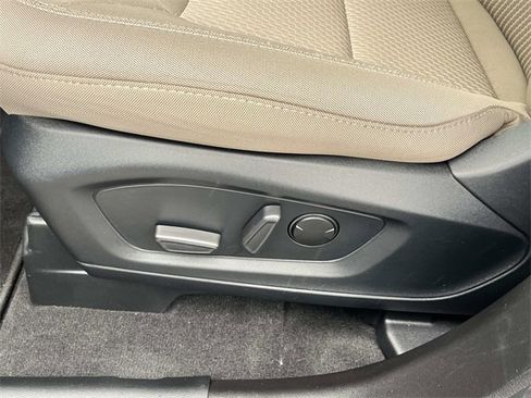 Used 2023 Ford Explorer XLT image 29