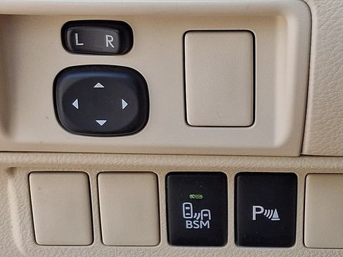 Used 2015 Lexus ES 350 w/ Luxury Package FWD image 26