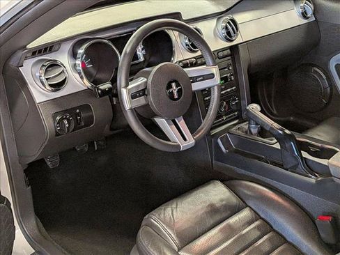 Used 2005 Ford Mustang GT RWD image 10