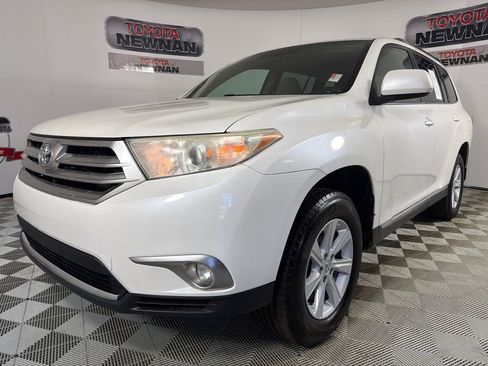 Used 2013 Toyota Highlander Plus image 7