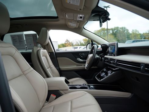 Used 2022 Lincoln Corsair Reserve w/ Elements Package image 32