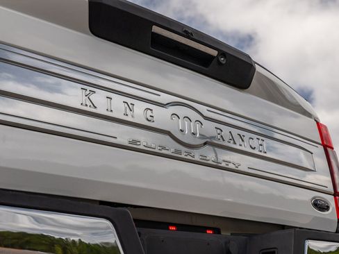 Used 2020 Ford F450 King Ranch w/ King Ranch Ultimate Package AWD/4WD image 18