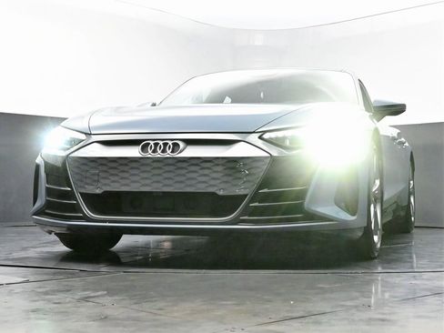 Used 2022 Audi e-tron GT Premium Plus image 52