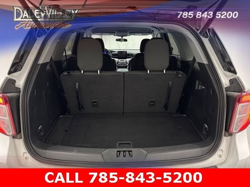 Used 2024 Ford Explorer XLT image 19