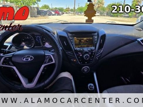 Used 2013 Hyundai Veloster w/ Style Pkg FWD image 30