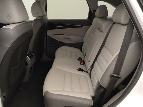 Used 2019 Kia Sorento SX w/ SX Touring Package FWD image 18