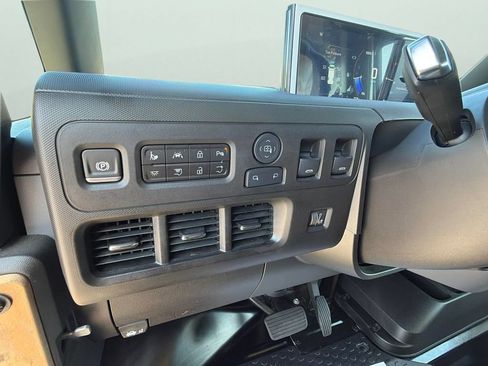 Used 2024 Chevrolet Brightdrop 600 w/ Commercial Equipment Package AWD/4WD image 19