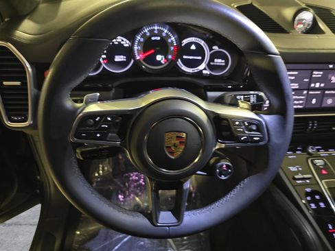 Used 2021 Porsche Cayenne GTS image 19