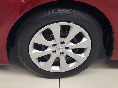 Used 2023 Toyota Corolla LE image 4