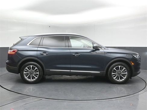 Certified 2023 Lincoln Nautilus Reserve image 8