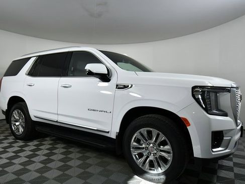 Used 2024 GMC Yukon Denali image 9