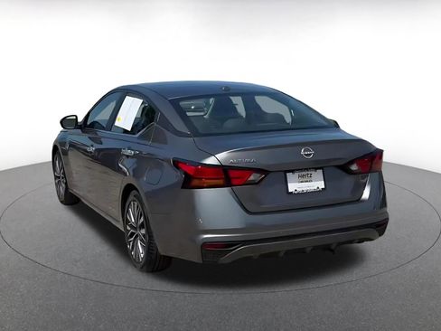Used 2025 Nissan Altima 2.5 SV FWD image 9