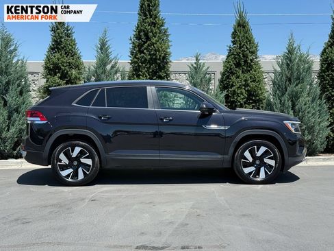 Used 2025 Volkswagen Atlas Cross Sport SE AWD/4WD image 9
