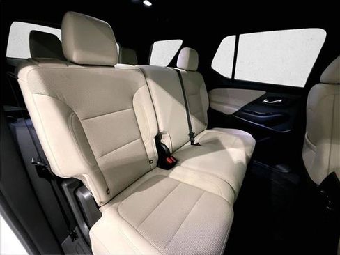Used 2022 Chevrolet Traverse LS FWD image 29