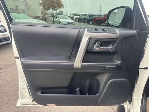 Used 2017 Toyota 4Runner Limited image 10