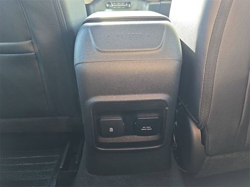 Used 2023 Ford Bronco Wildtrak image 22