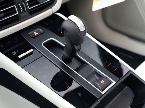 New 2026 Porsche Macan S image 29