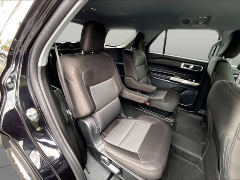 Used 2023 Ford Explorer XLT RWD image 27