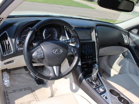 Used 2017 INFINITI Q50 3.0t Premium w/ 3.0T Premium Plus Package AWD/4WD image 18