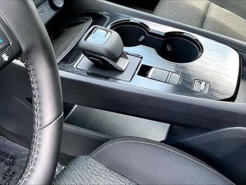 Used 2025 Nissan Rogue SV FWD image 19