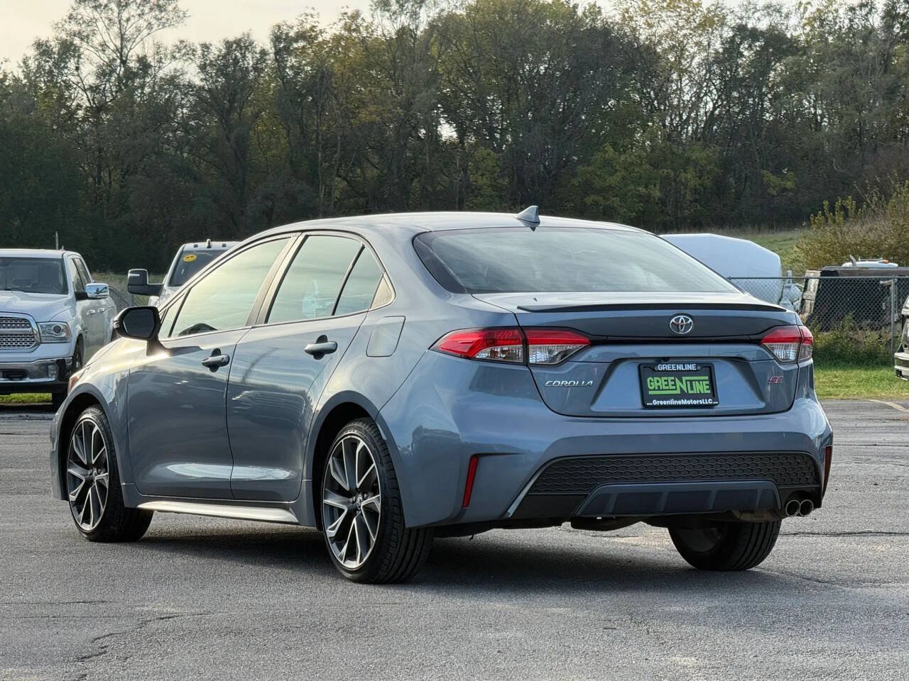 Used 2021 Toyota Corolla SE FWD image 2