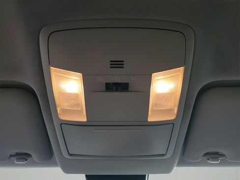 Used 2017 Toyota RAV4 LE image 39