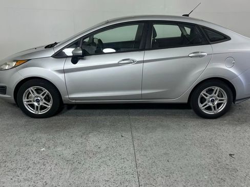 Used 2017 Ford Fiesta SE FWD image 6