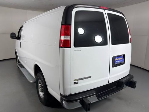 Used 2022 Chevrolet Express 2500 w/ Driver Convenience Package image 7