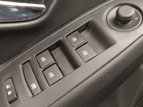 Used 2020 Chevrolet Trax LT image 27