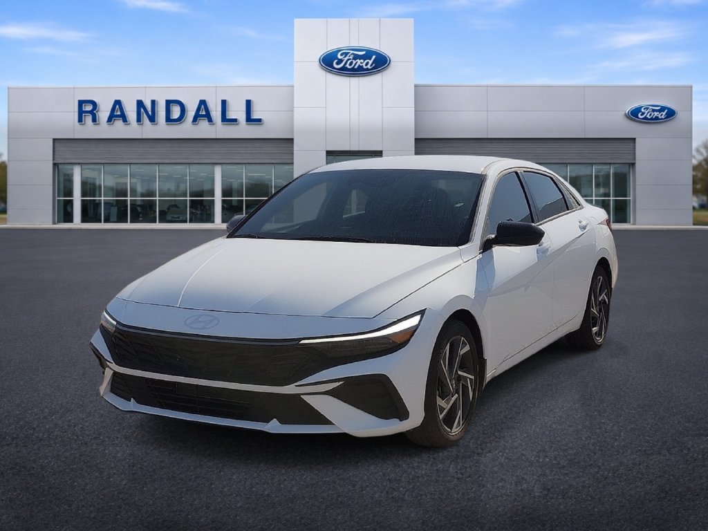 Used 2025 Hyundai Elantra Sport FWD image 2