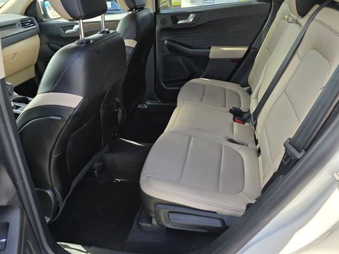 Used 2020 Ford Escape Titanium image 12