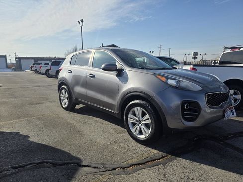 Used 2018 Kia Sportage LX image 1