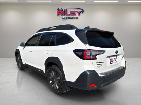 Used 2025 Subaru Outback Onyx Edition XT w/ Tech Package 3 AWD/4WD image 4