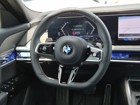 Used 2025 BMW 740i w/ Premium Package RWD image 19
