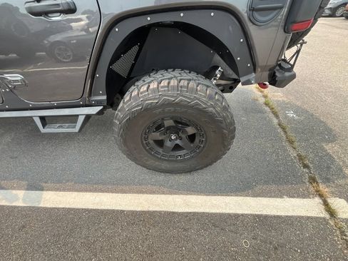 Used 2021 Jeep Wrangler Unlimited Rubicon AWD/4WD image 36