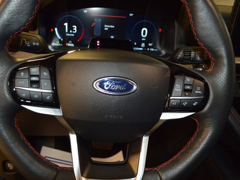 Certified 2025 Ford Explorer ST-Line image 19