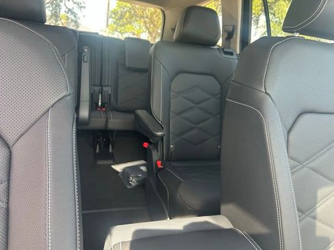 New 2026 Volkswagen Atlas SE FWD image 36