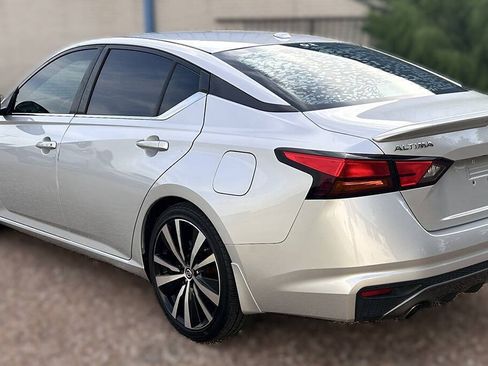 Used 2019 Nissan Altima 2.5 SR w/ SR Premium Package FWD image 12